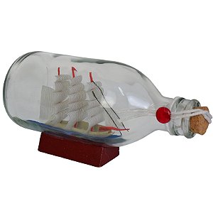 Garrafa De Vidro Com Barco Dentro G