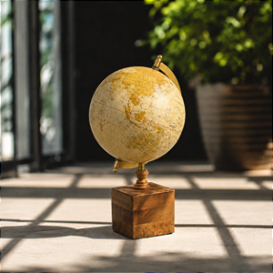 Globo Decorativo Vintage com Base Amadeirada M