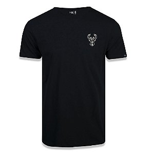 Camiseta New Era Milwaukee Bucks NBA Black Pack Preto