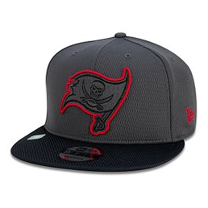 Boné New Era Tampa Bay Buccaneers 950 NFL 21 Sideline Road