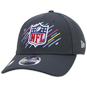 Boné New Era 940 NFL21 Crucial Outubro Rosa