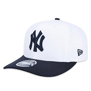 Boné New Era 950 New York Yankees Stretch Snap Branco