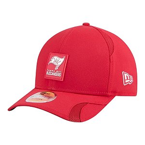 Boné New Era 940mc Tampa Bay Buccaneers Sideline Vermelho