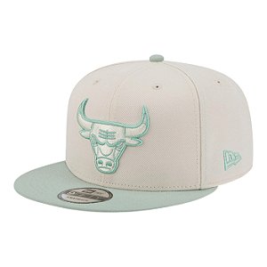 Boné New Era 950 2t Color Pack Chicago Bulls Bege e Verde