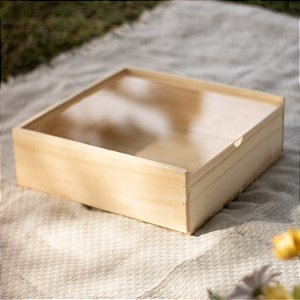 Caixa estojo em madeira de pinus com tampa de acrílico GG 30x30x10cm