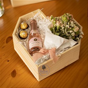 Caixa Coração em Madeira de Pinus P 28x32x10cm