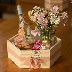 Caixa Hexagonal em Madeira de Pinus G 26x30x10cm