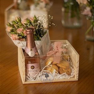 Caixa em Madeira de Pinus com Visor de Acrílico P 20x20x10cm