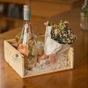 Caixa em Madeira de Pinus com Visor de Acrílico G 25x25x10cm