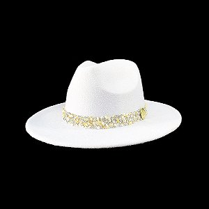 CHAPÉU BRANCO MODELO FEDORA UNISSEX ABA MÉDIA FAIXA DE CASCALHOS BRANCOS E STRASS