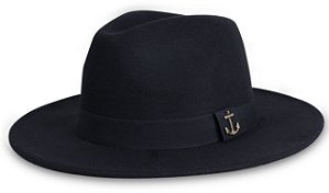 CHAPÉU FEDORA PRETO ABA RETA 7CM ANCORA DOURADA