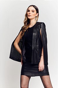 Blazer Capa em Couro Perfurado