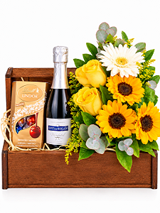 Encanto de Girassóis Com Bebida e Chocolate