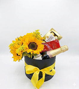 Arranjo de Girassóis com Chocolates e Chandon Baby