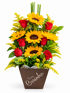 Arranjo Amor de Girassol e Rosas Vermelhas