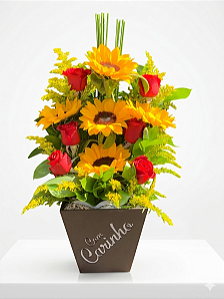 Arranjo Amor de Girassol e Rosas Vermelhas