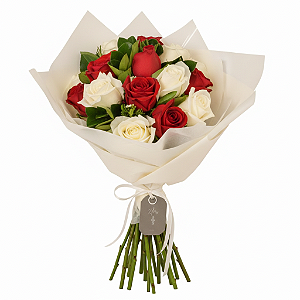 Buquê de 12 Rosas Vermelhas e Brancas Minimalistas