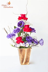 Arranjo de Lisianthus com Delicadas Rosas  Vermelhas Importadas