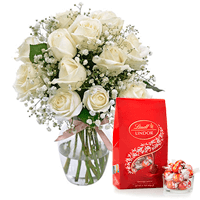 Elegância De Rosas Brancas Com Chocolate Lindt