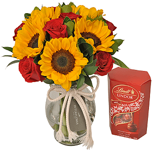 Luxuoso Arranjo de Rosas e  Girassois Com Chocolate Lindt