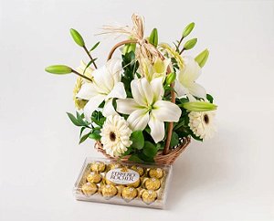 Cesta Serenidade: Lírios, Gérberas e Ferrero Rocher
