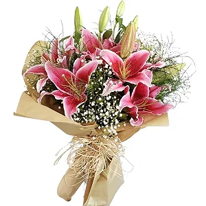 "Buquê Lírios de Luxo & Algodão Doce"