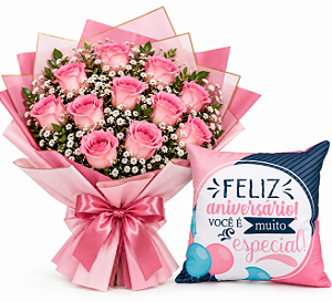 Buquê 12 Rosas Pink com Almofada “Feliz Aniversário”