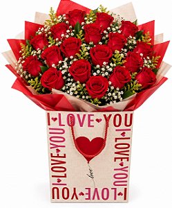 Buquê de 18 Rosas Vermelhas na Sacola “Love You”
