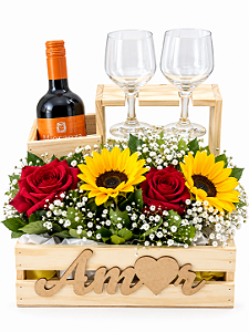 Sofisticada Cesta Vinho Tinto Com Arranjo de Flores
