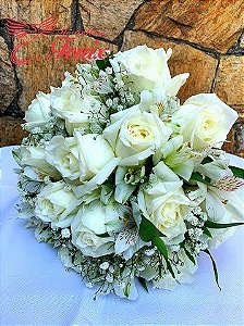 Buquê de Noiva de Rosas com Astromelias Brancas