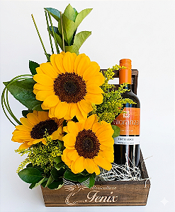 Arranjo de Girassóis com Garrafa Vinho 750 ml