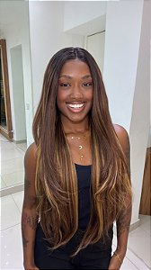 Lace Paisley - Peruca Lace front Fibra Premium Morena Iluminada 75 cm - Aparência natural