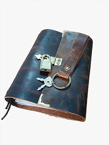 Caderno de Couro Legítimo com Cadeado A5