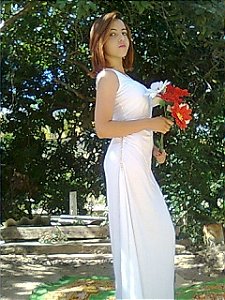 Vestido com aplique em strass e guipir