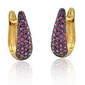 Brinco click em ouro cravejado rosa