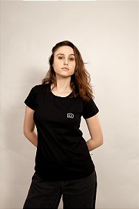 Camiseta Baby Look CÂMERA em Bordado