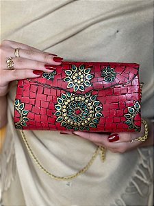 Bolsa Clutch em Metal  - Vermelha com Dourado e Verde -  Com Alça