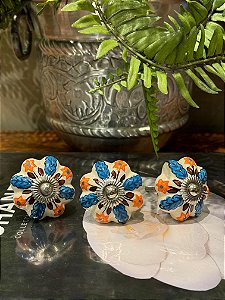 Puxador em Cerâmica - Pintado - Azul, Laranja e Marrom - Acabamento Prateado