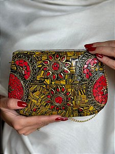 Bolsa Clutch em Metal  - Marrom, Amarelo, Vermelo e Dourado - Com Alça