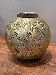 Vaso Alumínio - Martelado - Dourado