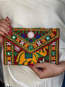 Bolsa Clutch - Tecido - Bordado - Elefante - Vermelho e Colorido