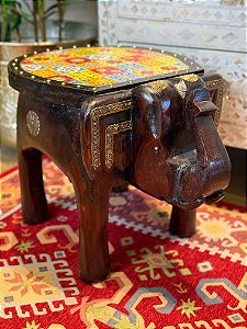 Banqueta - Elefante - Madeira e Azulejo - Aplique em Metal - Amarelo e Colorido - GG