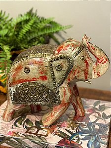 Elefante - Madeira - Pintado à mão - Vermelho, Bege e Dourado - 24,5CM