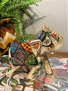 Elefante - Madeira - Pintado à mão - Branco e Colorido - 16CM