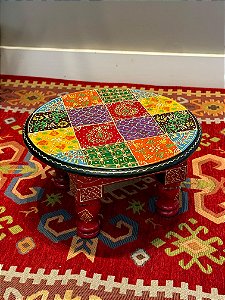 Mesa - Madeira - Pintada à mão - Colorida