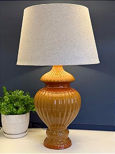 Abajur - Cerâmica - Caramelo com Cúpula