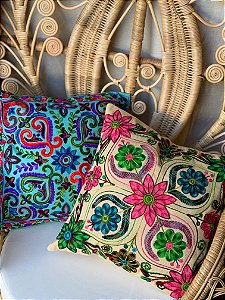 Kit 2 Capas de Almofadas - Bordadas - Creme e Turquesa