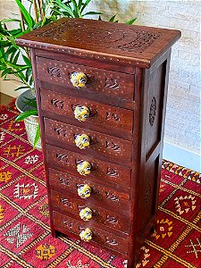 Gaveteiro - Madeira Entalhada - 7 Gavetas - Puxador Amarelo e Azul