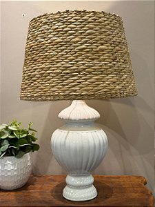 Abajur - Cerâmica - Branco com Cúpula de Palha