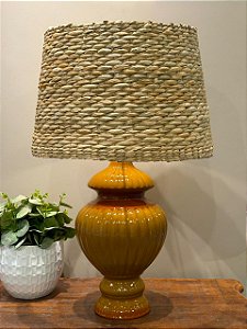Abajur - Cerâmica - Caramelo e Laranja com Cúpula de Palha